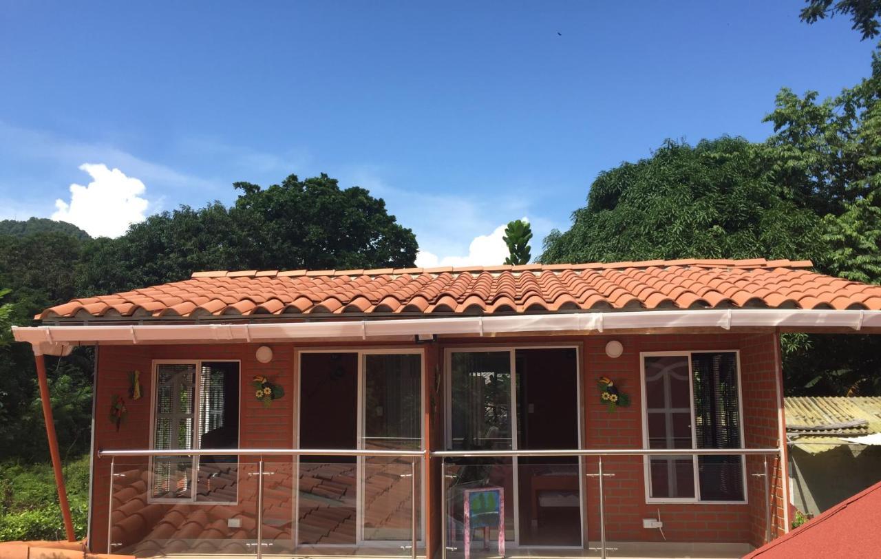 Hostal Bralgijon Capurgana Exterior photo