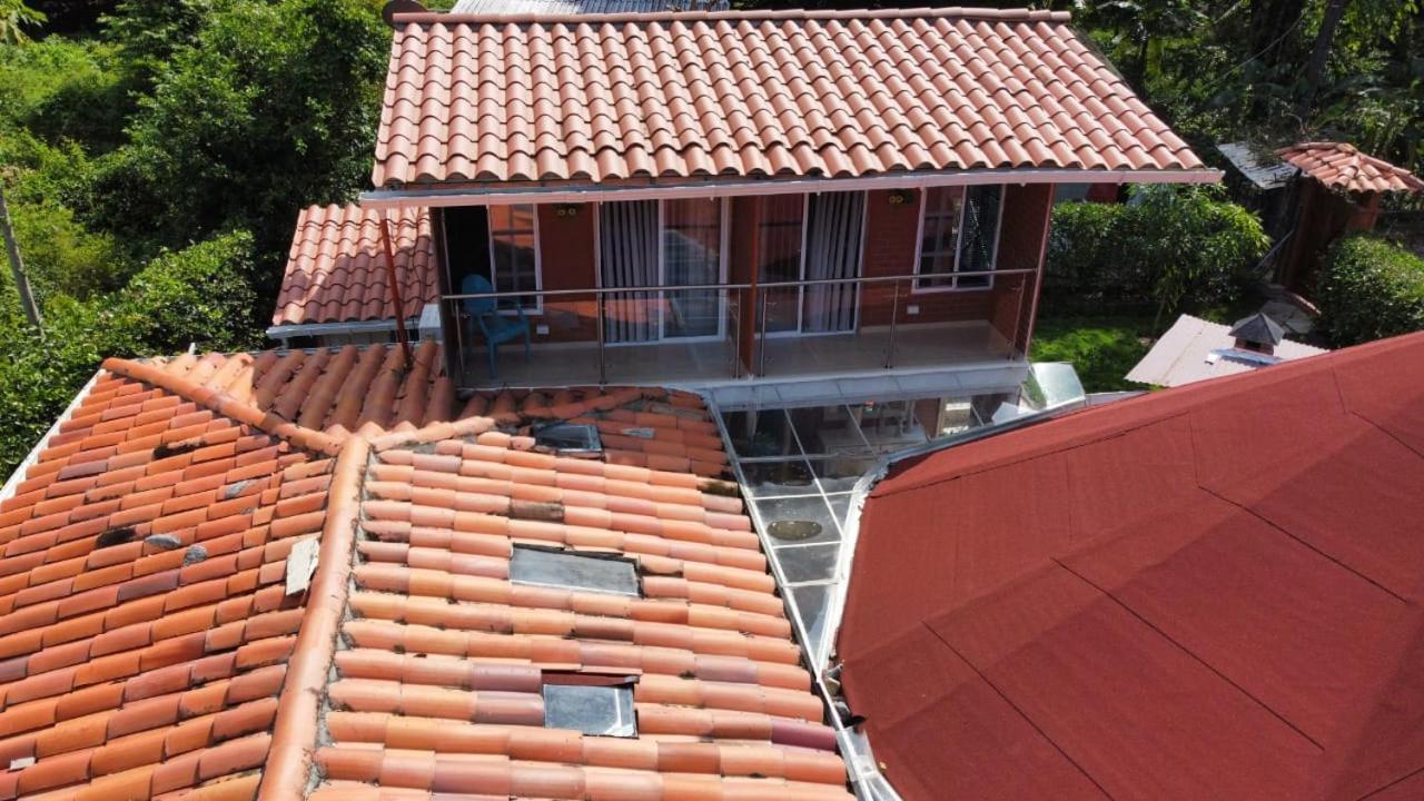 Hostal Bralgijon Capurgana Exterior photo